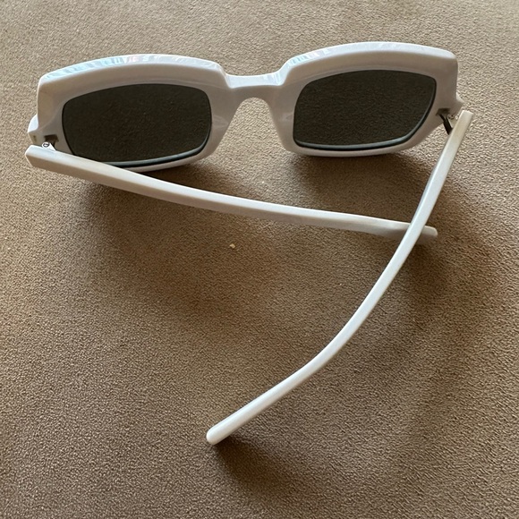 Saint Laurent sl245 - perfect condition. Comes with case. - Picture 2 of 4